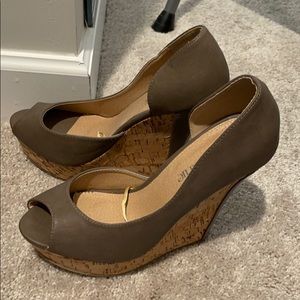 Taupe wedge platforms